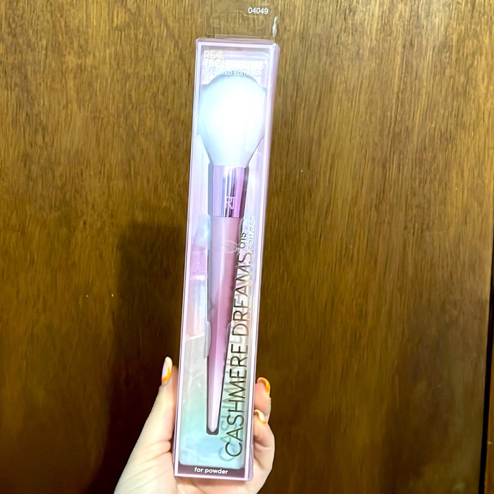 Brand New Real Techniques Powder brush. Limited edition